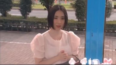 【マジックミラー号】結婚8年目のセックスレスで淋しい清楚な奥さまはセクササイズで久々の肉棒感覚に大悶絶の連続中出しのthumbnail