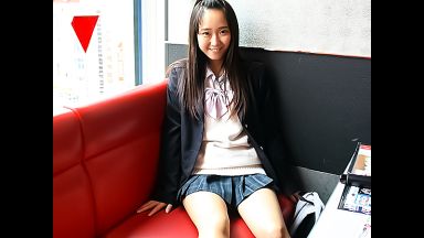 【援交JK】淫乱ビッチなロリ美少女をホテルに連れ込み濃厚セックス！凄テクで濡れまくるパイパンマンコにたっぷりと中出し！のthumbnail