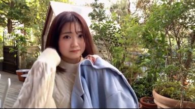 【素人ナンパ】「盛り上がったら大人の城に行って…」おっぱいの見せ方にも気を配る下着販売員はバックの激突きで潮吹くのthumbnail