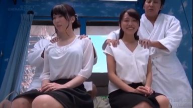 【マジックミラー号】「三か月ぶりでしたっけ？」入学式帰りのご無沙汰ママ友が目の前の勃起チンポに目を輝かすのthumbnail