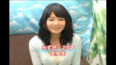【素人女子の手コキ】 みずき21歳大学生　胸のふくらみがすごい！のthumbnail