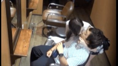 ヌイてくれるヘアサロン。「私のアンダーヘアも見てくれない？」のthumbnail