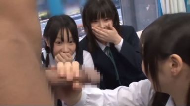 【マジックミラー号】「ねえ、ねえ、大丈夫？」修学旅行に来ていた女子学生が嬉し恥ずかし実地の性教育で大人の女へ性長のthumbnail