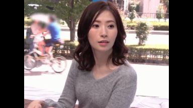 結婚間近のカップルナンパ企画！性感エステでオイルマッサージから未来の花嫁を寝取りハメなNTRセックス【マジックミラー】のthumbnail