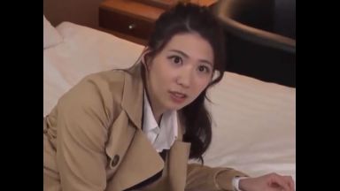 ！熟女＋パンチラ！おばさんを見たいよね…泥酔のおすすめH動画「んんん…でちゃう！」☆パンティ☆のthumbnail