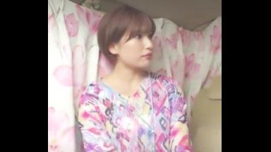 ！！「奥さん、下着見せて貰えませんか？…！！」こんな清楚な奥様が下着を見せてチンポ欲しがっちゃう…のthumbnail