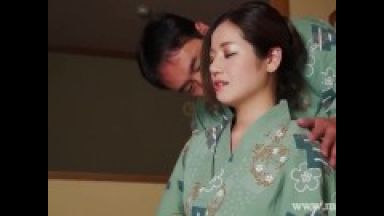 美しい浴衣姿の美熟女と楽しくお酒をたしなみながら温泉不倫旅行！浴衣姿で人妻寝取られ不倫人妻mywife（マイワイフ）のthumbnail