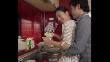 ☆複数話☆『食器洗えなくなっちゃう･･･』会社出勤前の一時。愛する妻と一発性交ｗのthumbnail