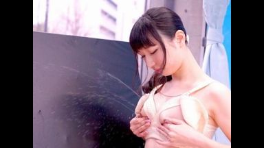 【マジックミラー】授乳育児をしている母乳ママをナンパ！エロエロおっぱいの美女人妻が他人棒で不倫セックスするエロ企画！のthumbnail
