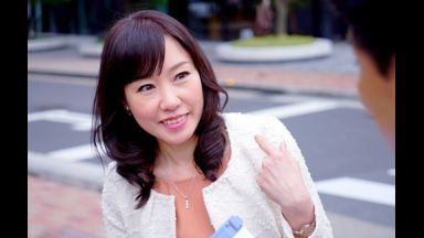 ５０歳になったいまでも旦那様とは月一くらいでセックスしてるとおっしゃるとっても綺麗な完熟人妻がとびきりスケベな淫乱メス犬に豹変！銀座の繁華街で簡単なアンケートだと声を掛けてきた名前も知らないナンパ師に濡れたぎる使い込まれた雌穴を虐め抜かれて本性を露わにした人妻が魅せる淫らな姿を見逃すな！のthumbnail
