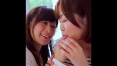 【篠田ゆう・川上ゆう】どんなキスが好き？妖艶なベロチュウと乳房を弄られて・・乳首を勃起させてウットリ！のthumbnail