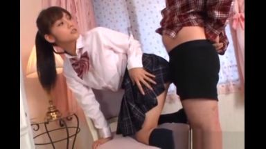 ”みづなれい”お尻触ってみたい？パンツを下ろしスカートに擦り付けスカートにブッカケています。のthumbnail