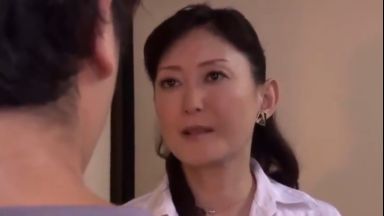 【香原京香】途中だったんでしょ？私がスッキリさせてあげる！婿のセンズリを目撃した義母が・お口で絞り取りのthumbnail