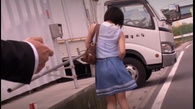 『声、出せない…っ』バス車中で痴漢される黒髪ショート美少女。とびっこ挿入で悶絶し野外ＳＥＸで完落ち。のthumbnail