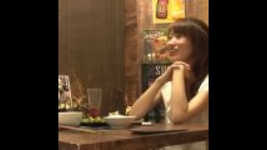 【居酒屋・人妻ナンパ】スレンダー美人の奥さん・・ほろ酔いでイチャイチャ不倫！無断で中出しフィニッシュ！のthumbnail