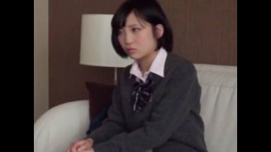 ［広瀬うみ］シティホテルで嫌な顔しながらもおじさんに抱かれるJKのthumbnail