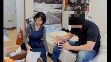 ☆人妻ナンパ☆　３５歳だという程良い肉付きの完熟ボディを持て余した真面目そうな見た目の美人奥さまがとびきりスケベな淫乱メス犬に豹変！平日の昼下がりおばさんレンタルの派遣先で出会った一人暮らしをする独身男性にオンナとして求められてソノ気になった欲求不満の人妻が魅せる淫らな姿を見逃すな！のthumbnail