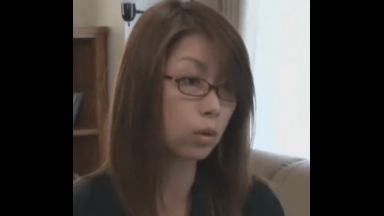 堅物そうなメガネのインテリ美熟女を無理矢理犯す!!お高くとまった女が汁まみれSEX!!のthumbnail