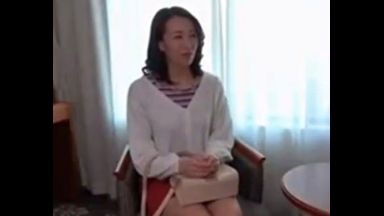 ♥42歳の5年レスのチンポ日照り奥様に中だし…完熟マンコは愛液トロトロでチンポ欲しがっちゃう中出しSEXのthumbnail