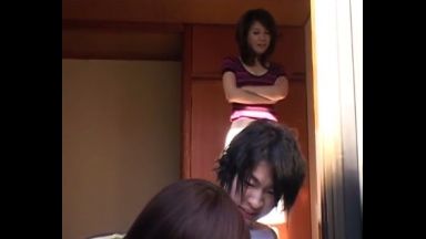 ☆巨乳☆フェラチオ☆おばさん！これ観ようね…人妻x熟女！浮気好きで困っちゃうの…不倫で性欲暴発しちゃうエロ動画…痴女のthumbnail