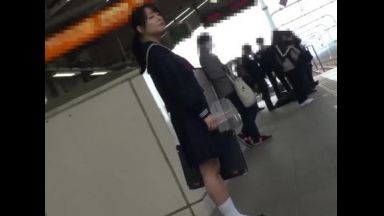 ☆JK☆今までこんな事無かったのに!何時もの電車に痴漢集団が!ツルマンを乱暴にこじ開けられ、顔をザー汁塗れにされる･･･のthumbnail