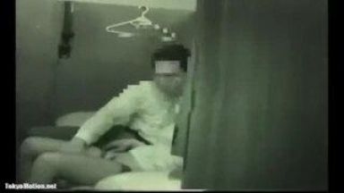 【露出】ネカフェに野外にとあちこちで露出遊びをする変態夫婦！のthumbnail