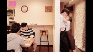 【七沢みあ】「せ～んぱいッ♡逆痴漢されてみたくないですか？」営業中の店内でベロキスしてくる小悪魔な後輩ちゃんのthumbnail