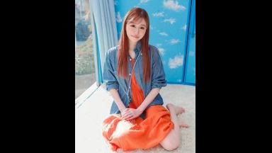 ２６歳だというクイックマッサージの無料体験だと持ち掛けられてマジックミラー号に乗車した清楚な雰囲気が漂う美人奥さまがとびきりスケベな淫乱メス犬に豹変！ビンビンに尖らせた大粒のクリトリスを直撃するハイパワー電マの刺激で性的欲望が覚醒した人妻が魅せる平日午後の淫らな姿を見逃すな！のthumbnail