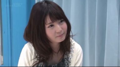 〚マジックミラー号〛　「気持ちよりテクニックですかね？♡」出勤前のデリヘル嬢がインポチンポをテクで立たせるのthumbnail