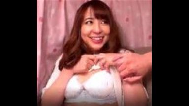 「あぁん♡気持ちいい…久しぶりだからすごく感じちゃう♡」激カワの巨乳妻がインタビューの延長でパコってしまった一部始終がコチラ///のthumbnail