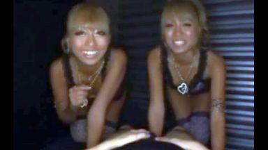 ♡「ねぇ変態君…ちんぽ痒いの？…えっチンポ曲がってるし♡」痴女GALに虐められて玩具にされる僕のチンポ…のthumbnail