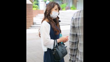 ☆人妻ナンパ☆　３５歳だという落ち着いた大人の女性を演出する黒いセクシーランジェリーをお召しになった美人奥さまがとびきりスケベな淫乱メス犬に豹変！浮気は良くない事だと分かっていながらも初めて会った名前も知らないナンパ師とひとつになって絡み合う濃密セックスで激しく興奮した人妻の淫らな姿を見逃すな！のthumbnail