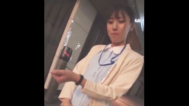 ♥5分でいいなら...「童貞君の筆おろしして貰えませんか？♥」優しい看護師は帰宅中に中出しさせちゃったのthumbnail