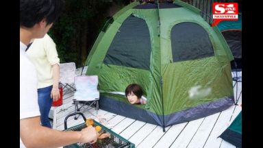 【奥田咲】旦那が肉を焼いている14分間にテントの中で寝取られ続ける巨乳妻のthumbnail