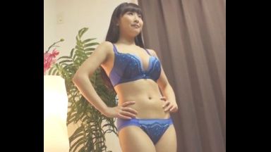 ♡中出しされて人妻モデル「夜は全然なくて…欲求不満ですね…♡」僕なら満足させらえますよ…どうします？♡のthumbnail