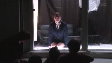 【キャビンアテンダント】立ちバックで突かれて潮吹き絶頂する敏感CAが凌辱アクメ！イッても続くピストンに失禁してしまう！のthumbnail