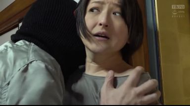 【鬼畜・人妻レイプ】人妻の自宅へ忍び込んで・・問答無用に犯す暴行魔、声も出せずにハメられ激ピストンで絶頂！のthumbnail