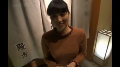 ☆顔面騎乗！みんなで見よう…盗撮※素人！スレンダーでみんな精子ドピュと愛液トロトロまんこでしょ※ パイズリの超絶エロ動画…抜ける動画のthumbnail