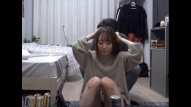 【盗撮】｢髪、何時切っても良いんだけどね～｣アイドルになれなかった女子をお持ち帰りしてハメ動画とりましたｗのthumbnail