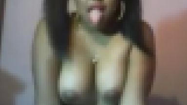 巨乳のぽっちゃり黒人ギャルがトップレスで配信中ｗｗｗのthumbnail