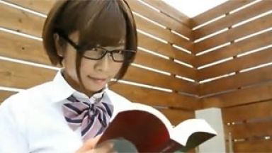 【紗倉まな】茶髪ショートカットヘアメガネっ娘童顔ロリ巨乳JKという最高にかわいい美少女JKデカ尻エッチのthumbnail