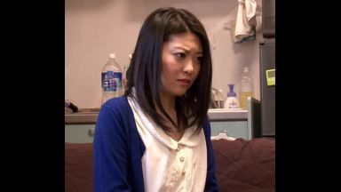 ♥「身体でお詫びします…♥」隣の奥様に喘ぎ声が煩すぎると注意すると欲求不満の人妻は全身痙攣してイキ狂ちゃうのthumbnail