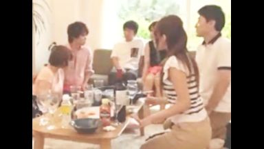 ♥「酔っちゃた…♥」ご近所の仲良し夫婦…妻交換※昼間からほろ酔いでキッチンで中出し始めちゃう絶倫おマンコ…あなたゴメンねのthumbnail