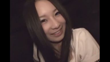 「触っていいんでしょ？」「はい♡」Dカップの美乳素人はカラオケでチンポをおしゃぶりして出されたザーメン飲み干すのthumbnail