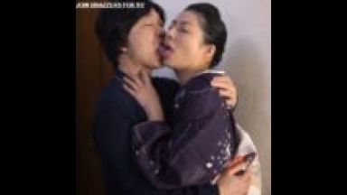 【咲良しほ】着物美人の先生が弟子の男と深い関係！着物の裾を乱しながら男を貪り、イキまくる淫乱先生！のthumbnail