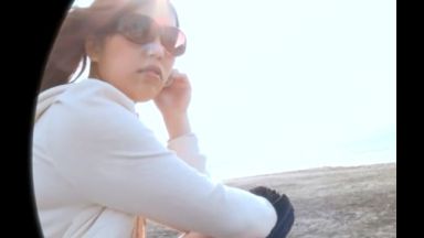 ♡海で1人黄昏てたおばさんをナンパ…騙されて中出しされちゃう久しぶりのおマンコ…「本当に中はダメでしょ…」怒られちゃった♡のthumbnail