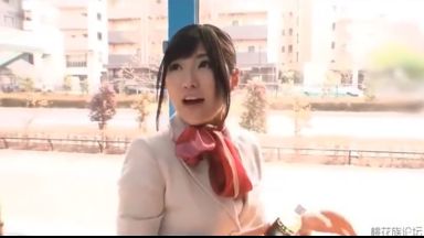 【マジックミラー号】「週一くらいだと思います…」週一オナで欲求を解消する美人CAさんを制服のまま生ハメのthumbnail