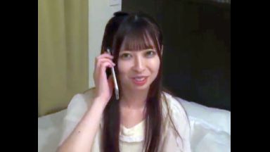 ♡「今から来れる？…♡」エロい中出し絶倫まんこの友達もエロいのか…TELして次のまんこを待って連続ハメまくるのthumbnail