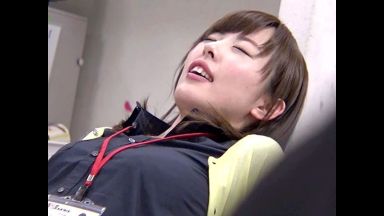 【素人ナンパ】早漏が自慢のエッチ大好き新入社員。電マが大好きでいつも持ち歩いてトイレでオ○ニー！性欲が爆発した変態女子！のthumbnail