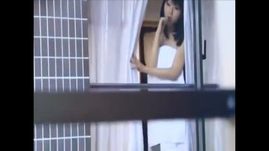 【痴女レイプ】オチンポイライラさせる誘惑してくる隣人の淫乱お姉さん！玄関先で遅いベロチューからメス堕ち生ハメ凌辱アクメ！のthumbnail